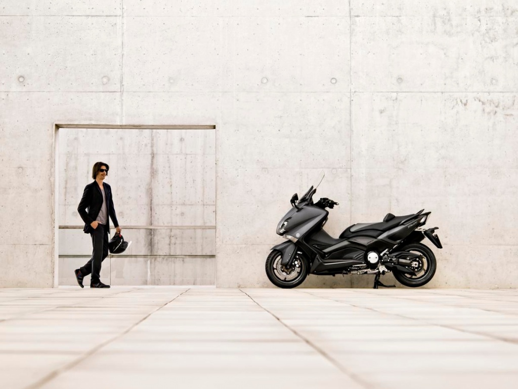 Фото скутера Yamaha TMAX ABS